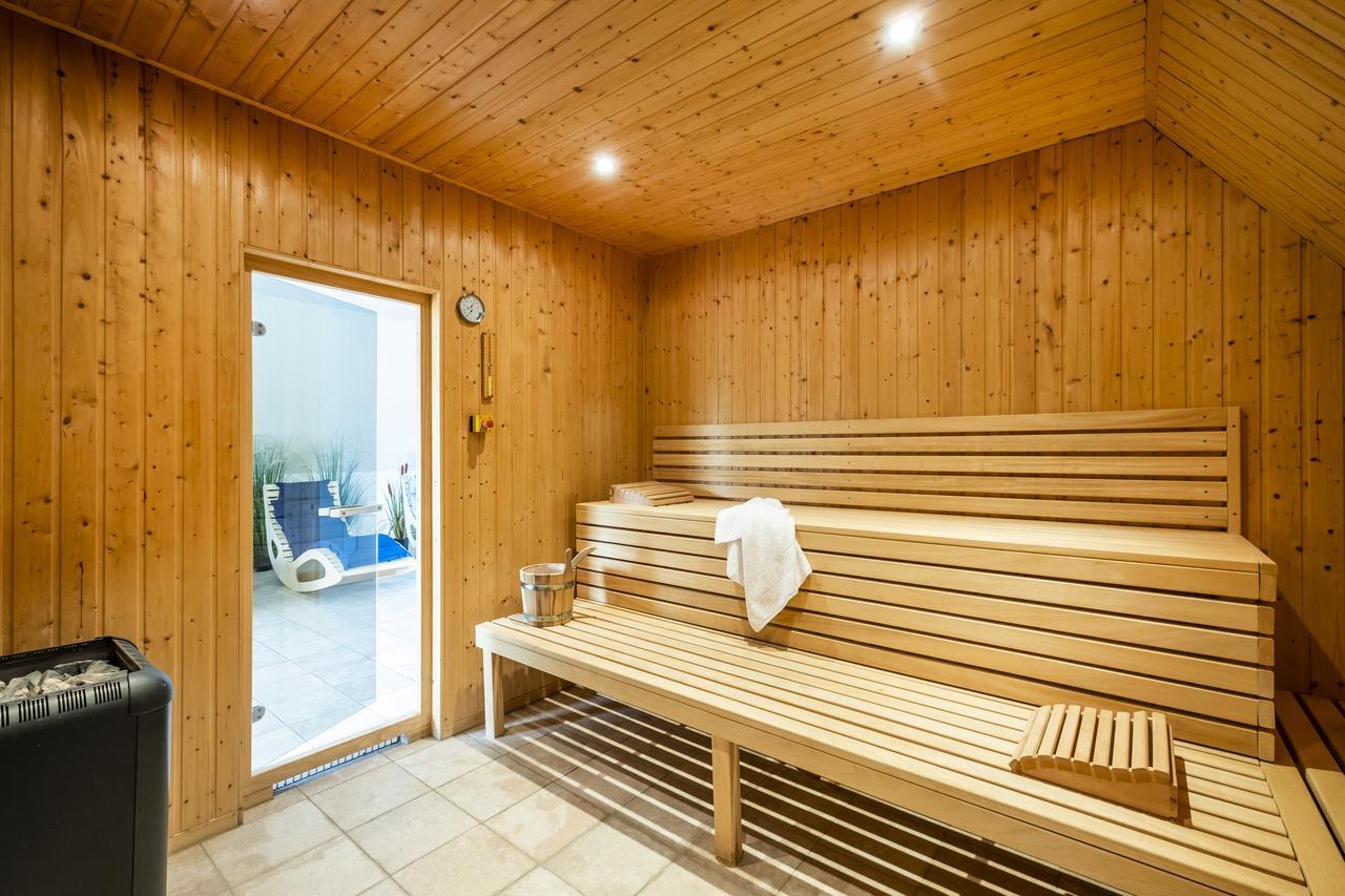 Hotel, Restaurant, Cafe Pharisaeerhof - Nordseeurlaub Mit Hund Nordstrand Exterior foto